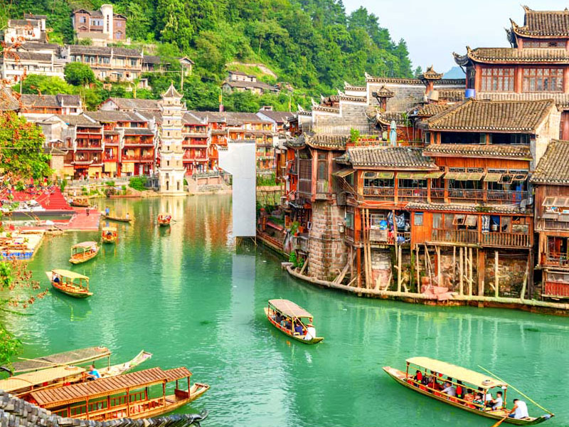 張家界~鳳凰古城、天門山、玻璃橋.張家界大峽谷八日(自由行)