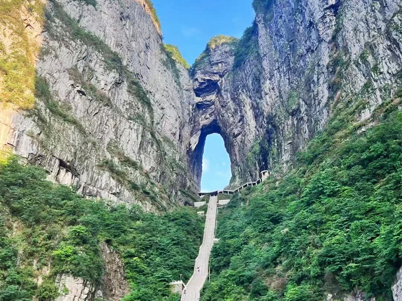 廣州進出-鳳凰古城、天門山、玻璃橋.張家界大峽谷8日-自由行