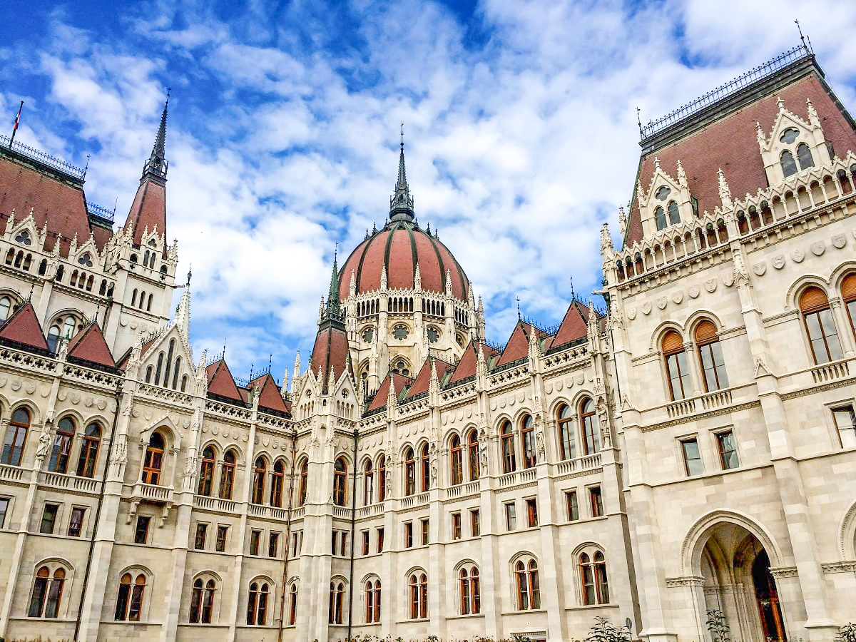 同遊奧捷斯匈10日～雙遊船、薩爾斯堡、哈斯達特、庫倫洛夫、布拉格(直飛)